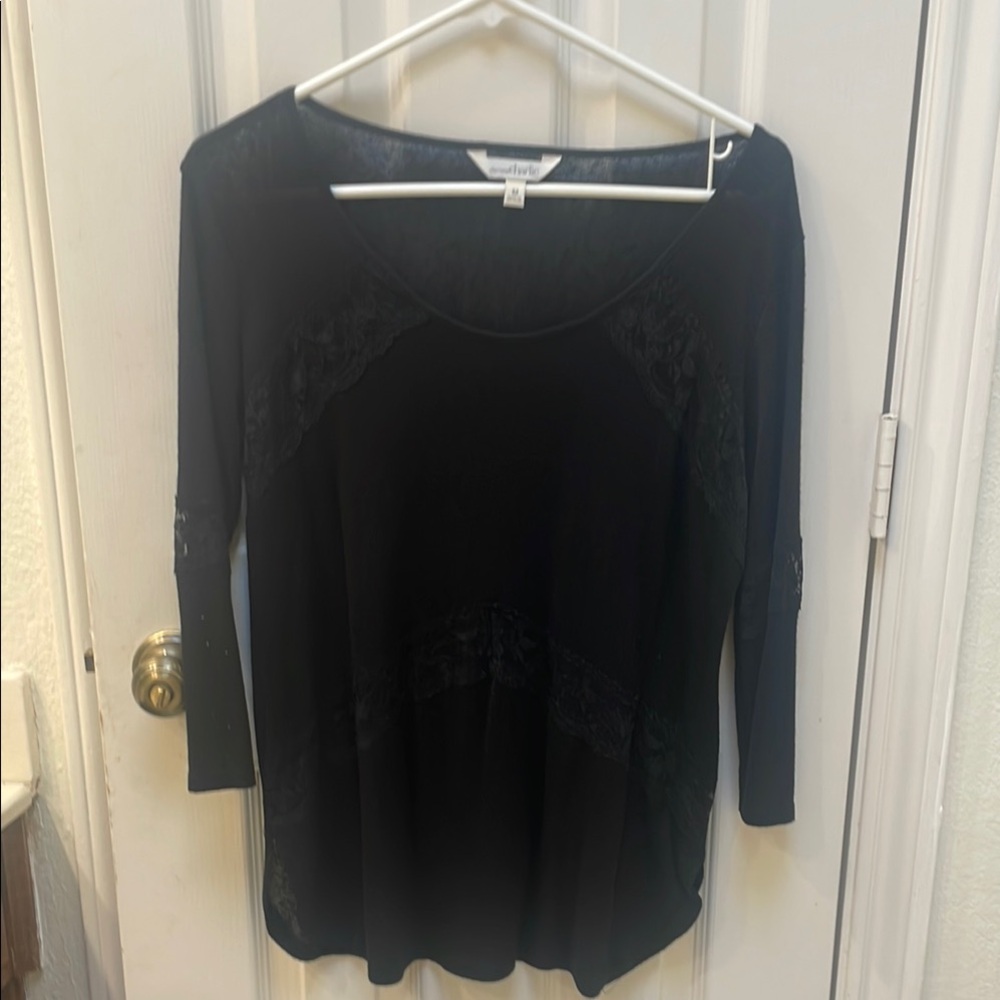 Charming Charlie Black Relaxed Long Sleeve Tunic